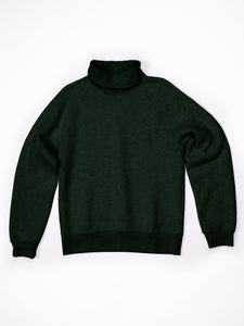 The Charles Turtleneck in Hunter Green pairs the comfort of a sweatshirt with the warmth of a turtleneck. 